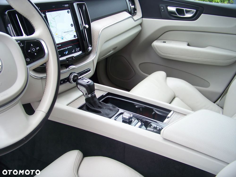 Volvo XC 60 D5 AWD Inscription - 8