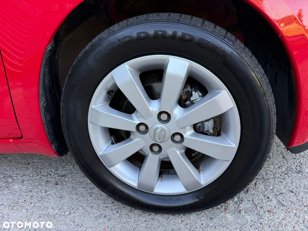 Toyota Yaris 1.3 Luna Premium - 35