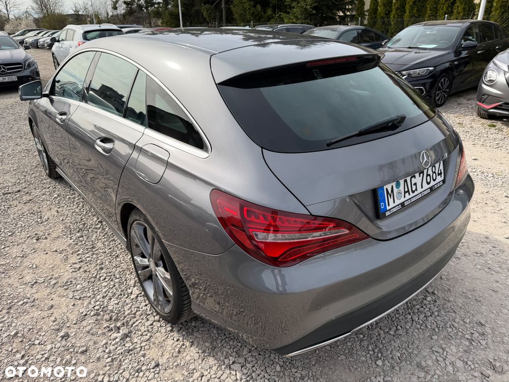 Mercedes-Benz CLA 180 Urban - 12