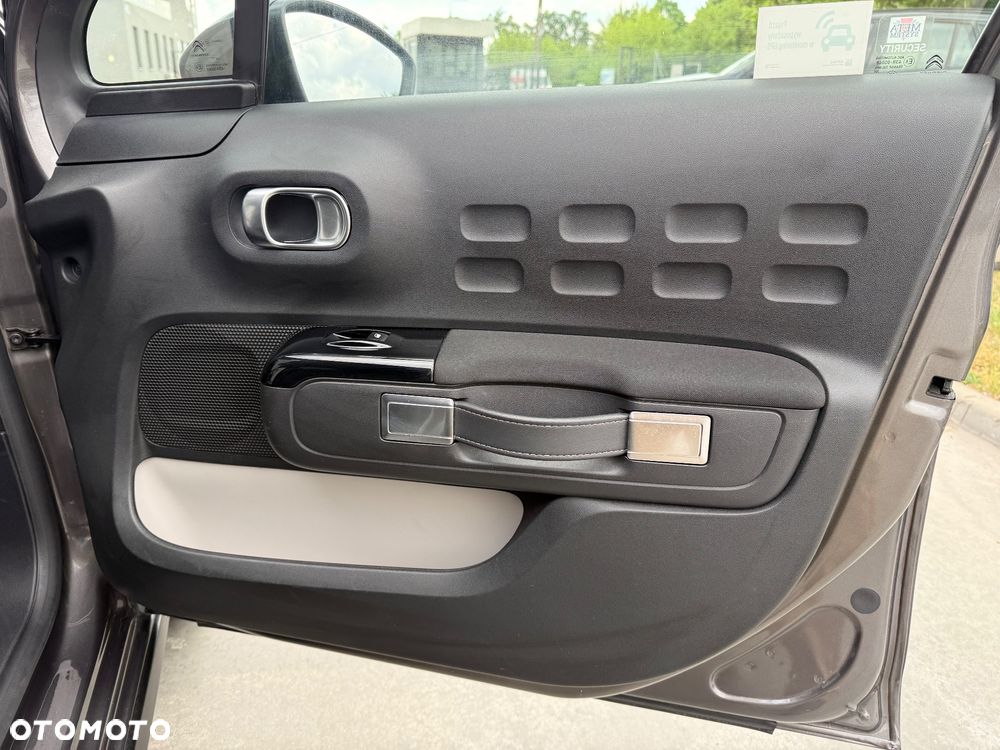 Citroën C3 1.2 PureTech Shine EAT6 - 25