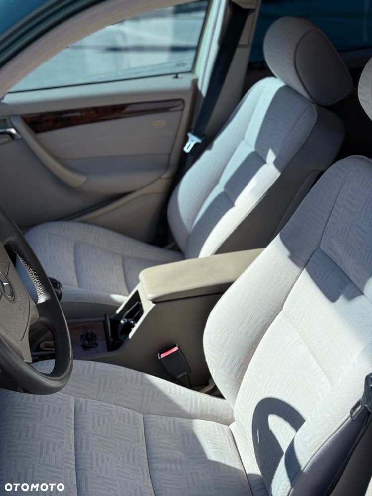 Mercedes-Benz Klasa C 230 Elegance - 11