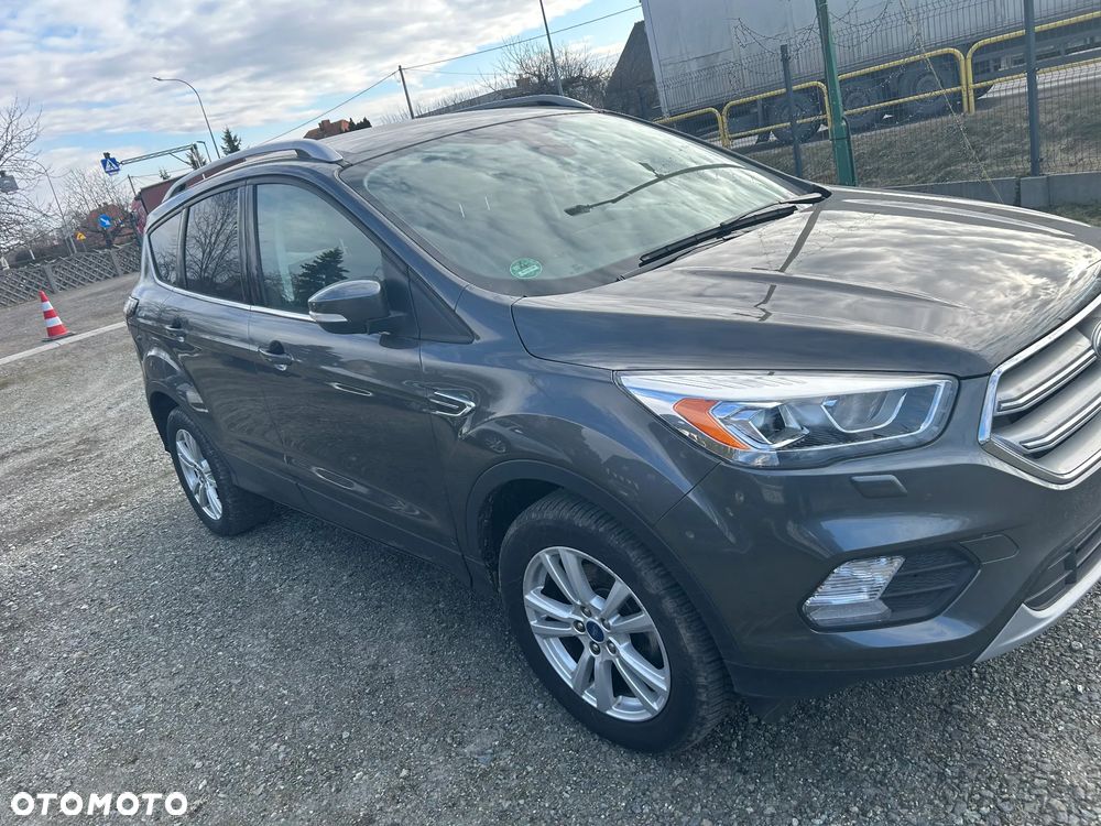 Ford Kuga 1.5 EcoBoost 2x4 Titanium - 2