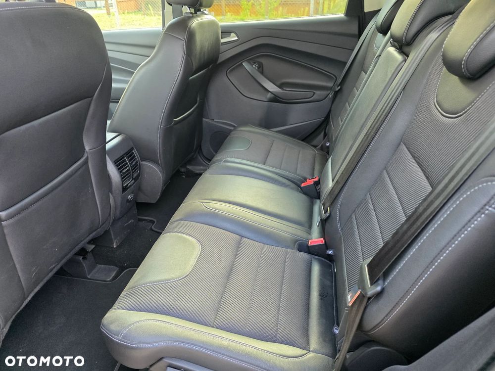 Ford Kuga 1.5 EcoBoost 2x4 Titanium - 9