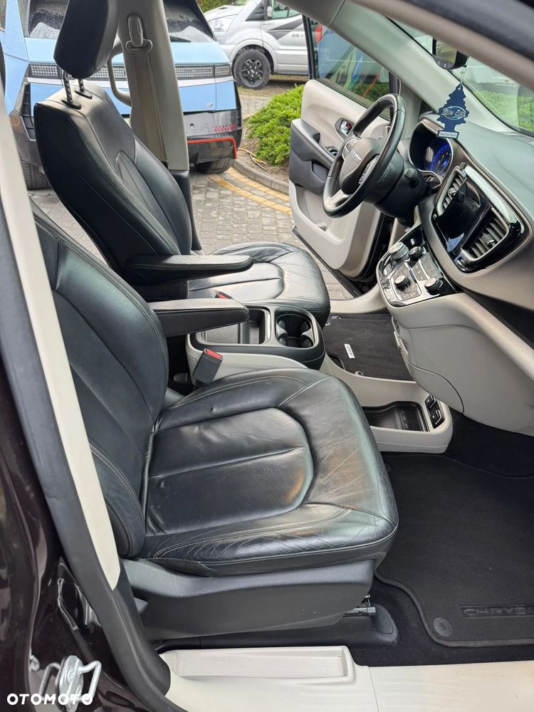 Chrysler Pacifica - 22
