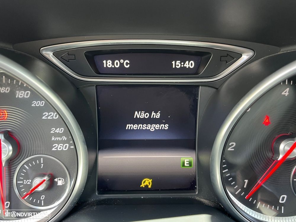 Mercedes-Benz CLA 180 d Shooting Brake AMG Line - 19