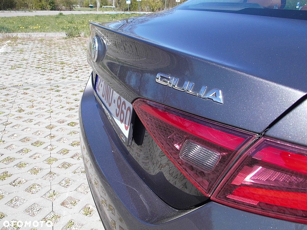 Alfa Romeo Giulia 2.2 AT8 Business - 28