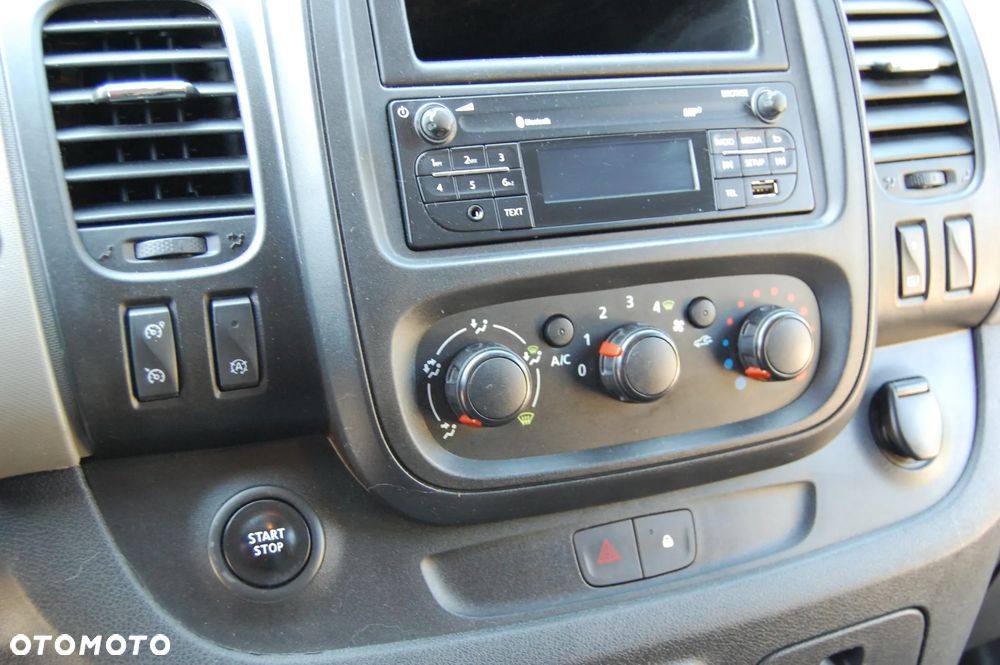 Renault Trafic Vivaro NV300 - 23