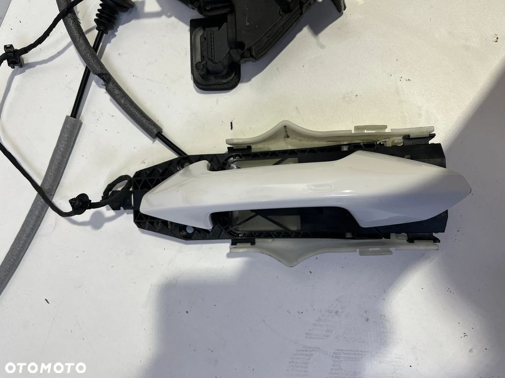 KLAMKA PRZÓD PRZEDNIA PRAWA DRZWI SKODA OCTAVIA IV  5E3972297C - 2