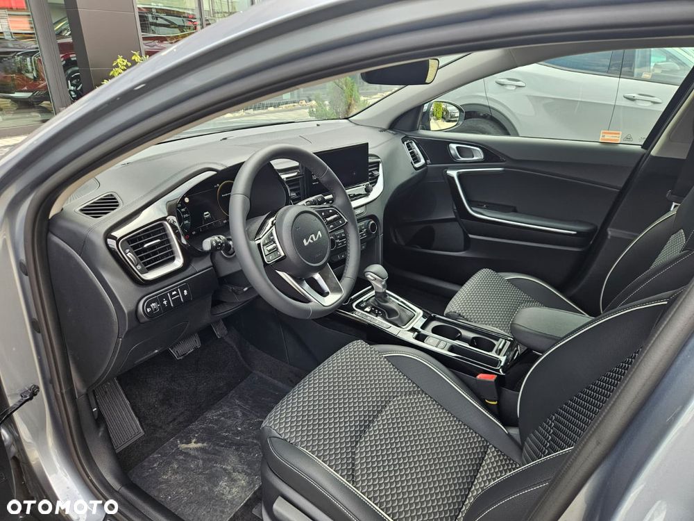 Kia XCeed 1.6 T-GDI Business Line DCT - 14