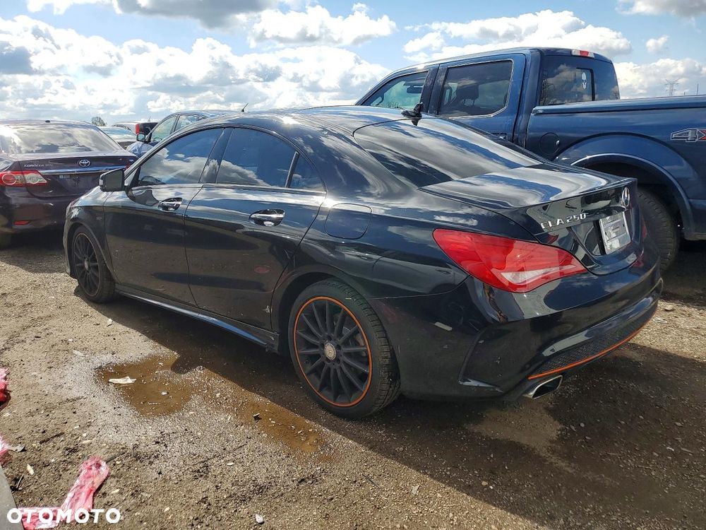 Mercedes-Benz CLA 250 4Matic 7G-DCT Orange Art Edition - 3