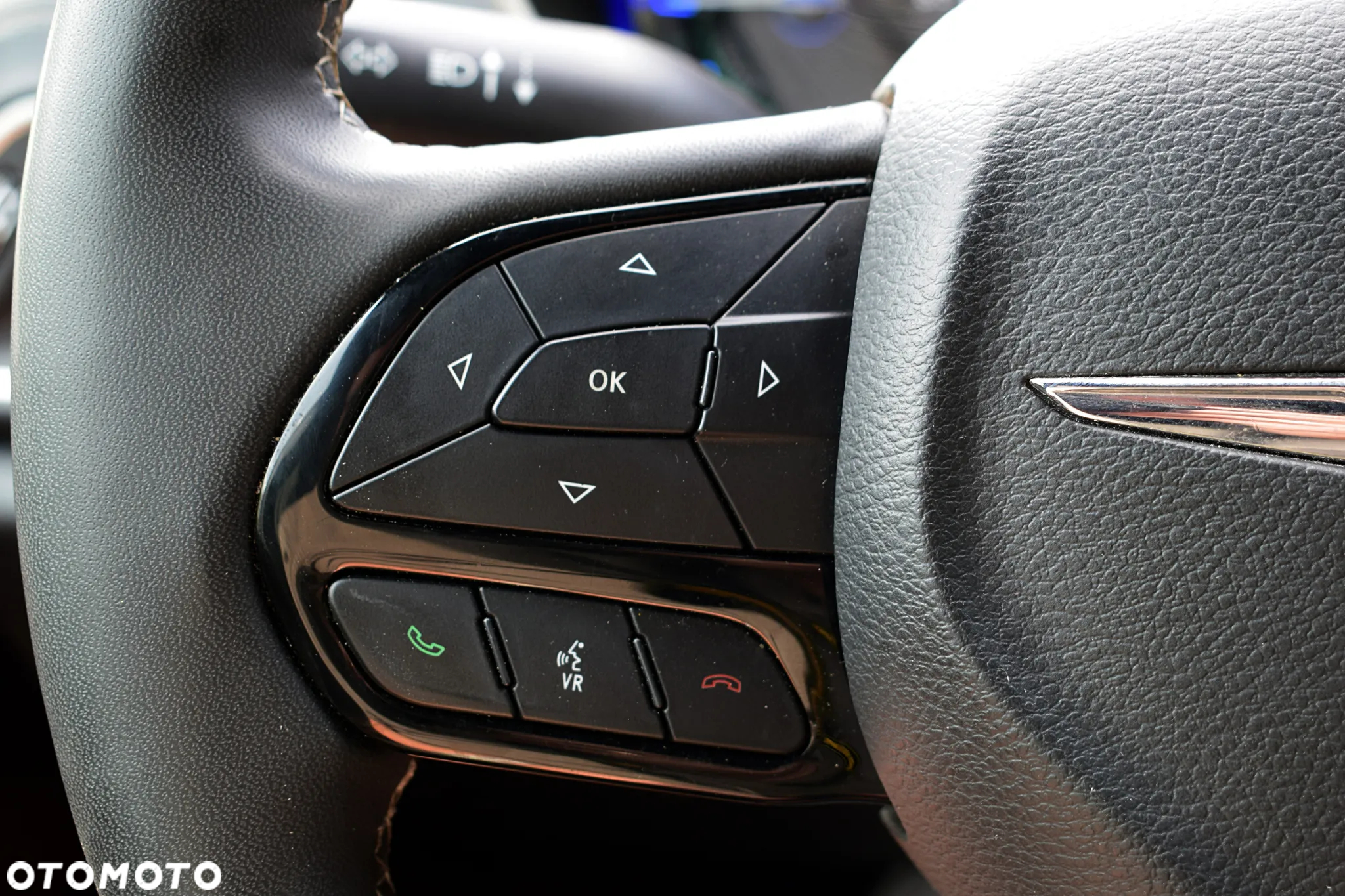 Chrysler Pacifica - 11