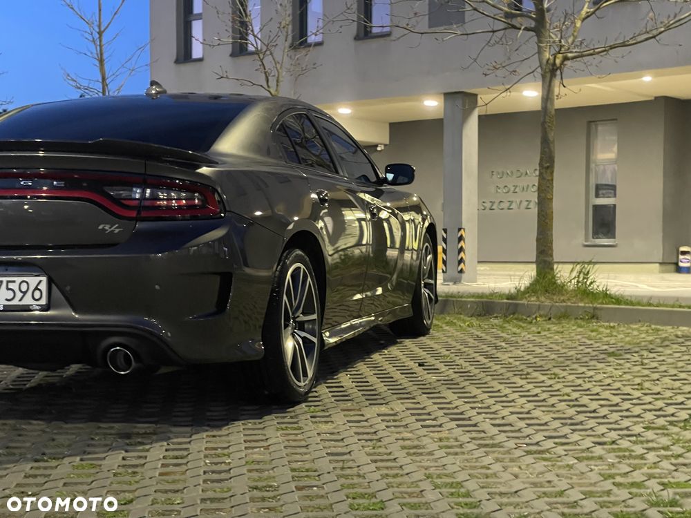 Dodge Charger 5.7 R/T - 24
