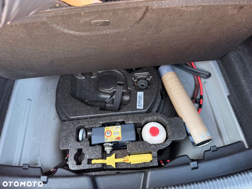 Jaguar XE 2.0 D Pure - 24