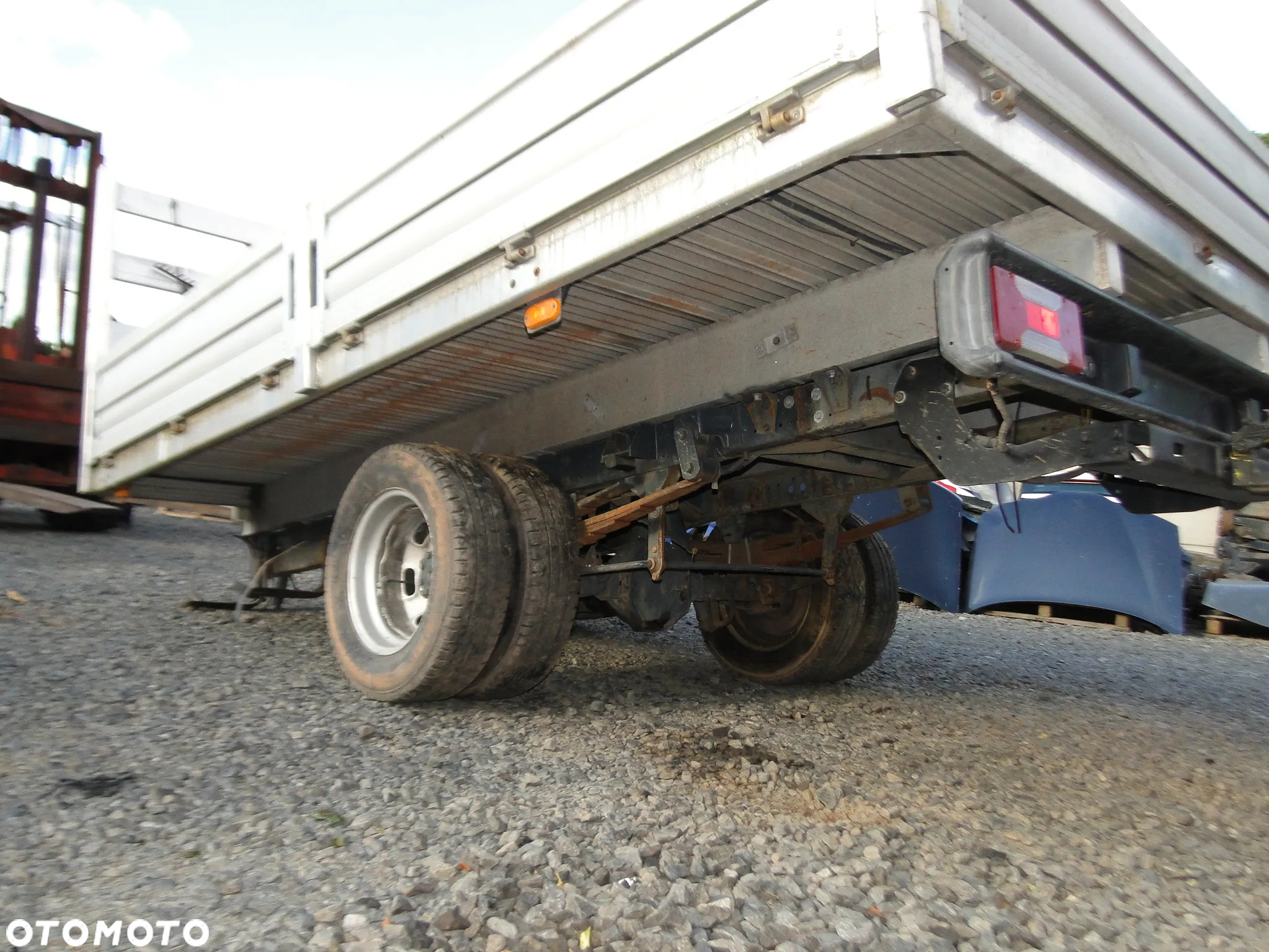 IVECO DAILY III PAKA SKRZYNIA ŁADUNKOWA ALUMINIOWA 3.7x2.27 00-06r - 7