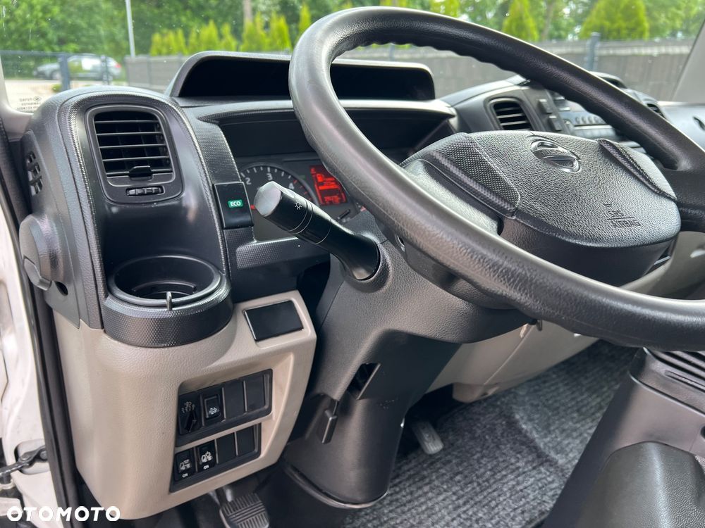 Nissan NT 400 CABSTAR - 23