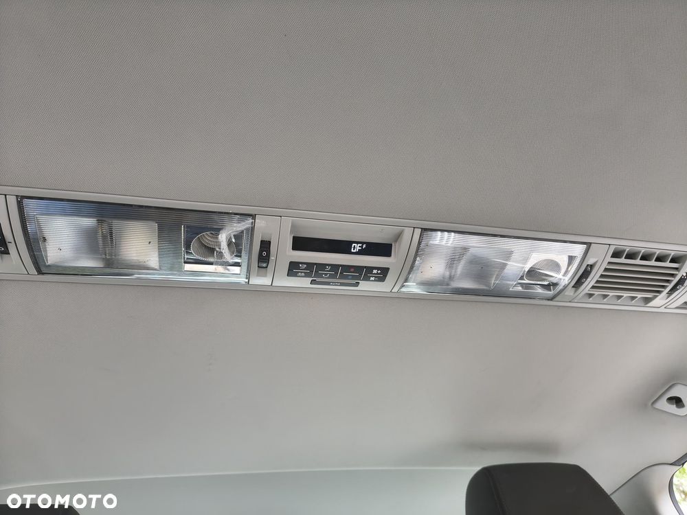 Volkswagen Multivan - 18