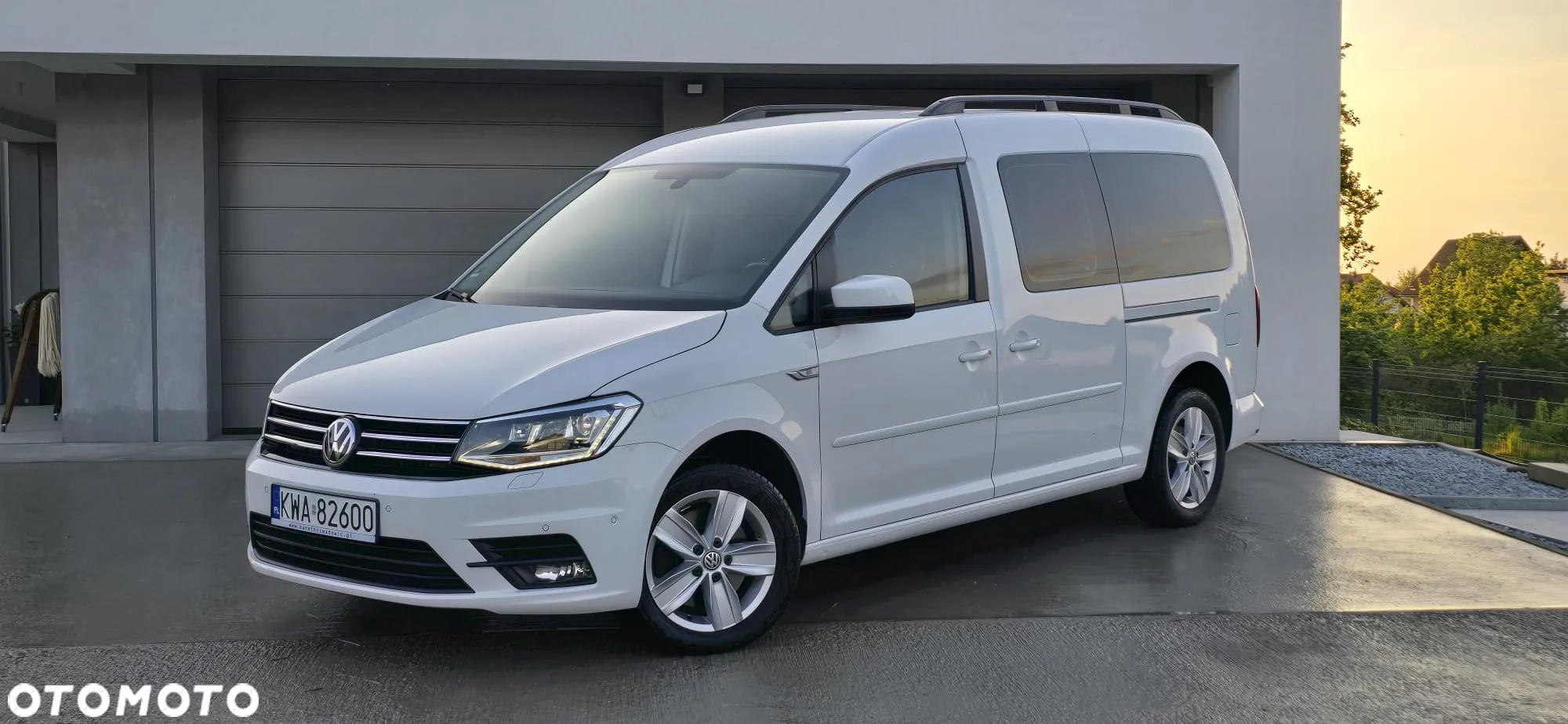 Volkswagen Caddy Maxi 2.0 TDI Comfortline DSG - 4