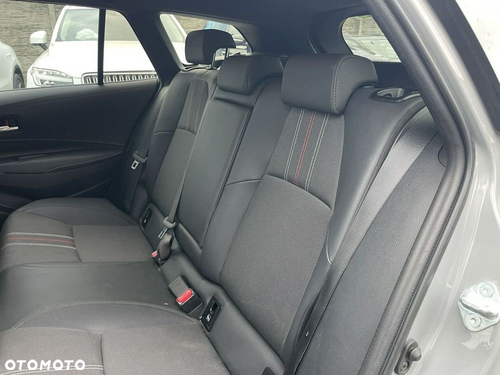 Toyota Corolla 2.0 Hybrid GR Sport - 13