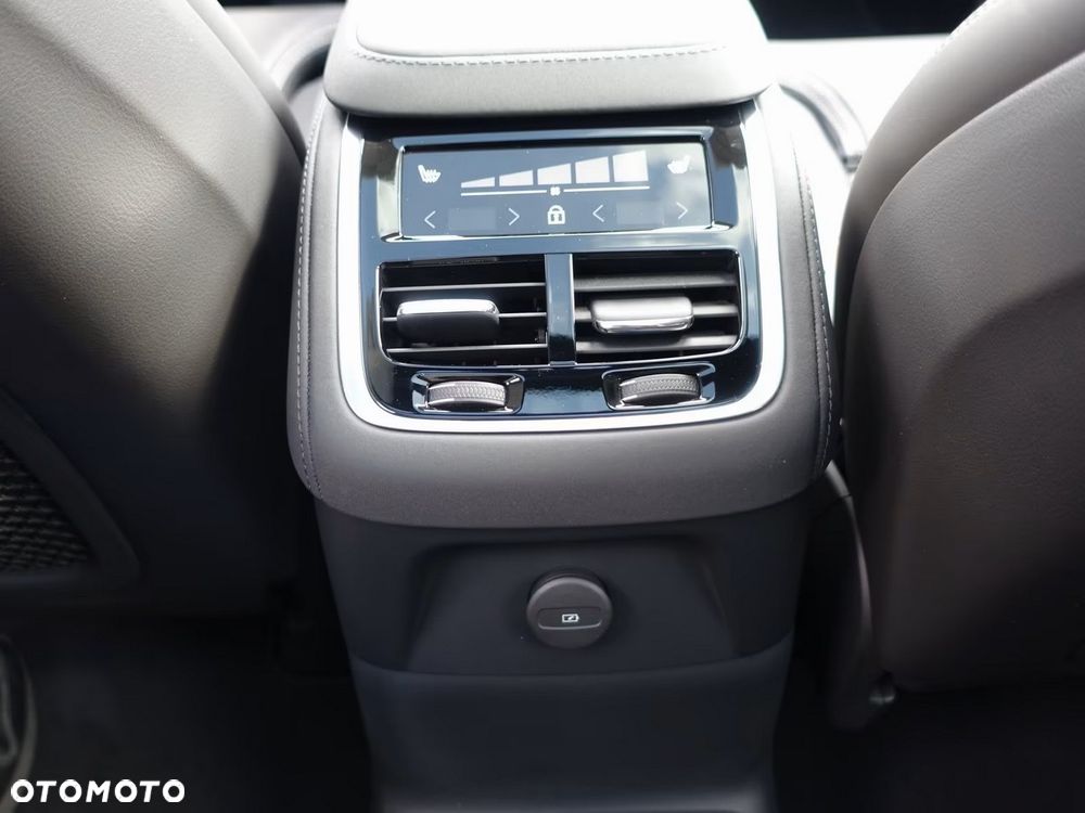 Volvo XC 90 T8 AWD Ultra Bright - 27