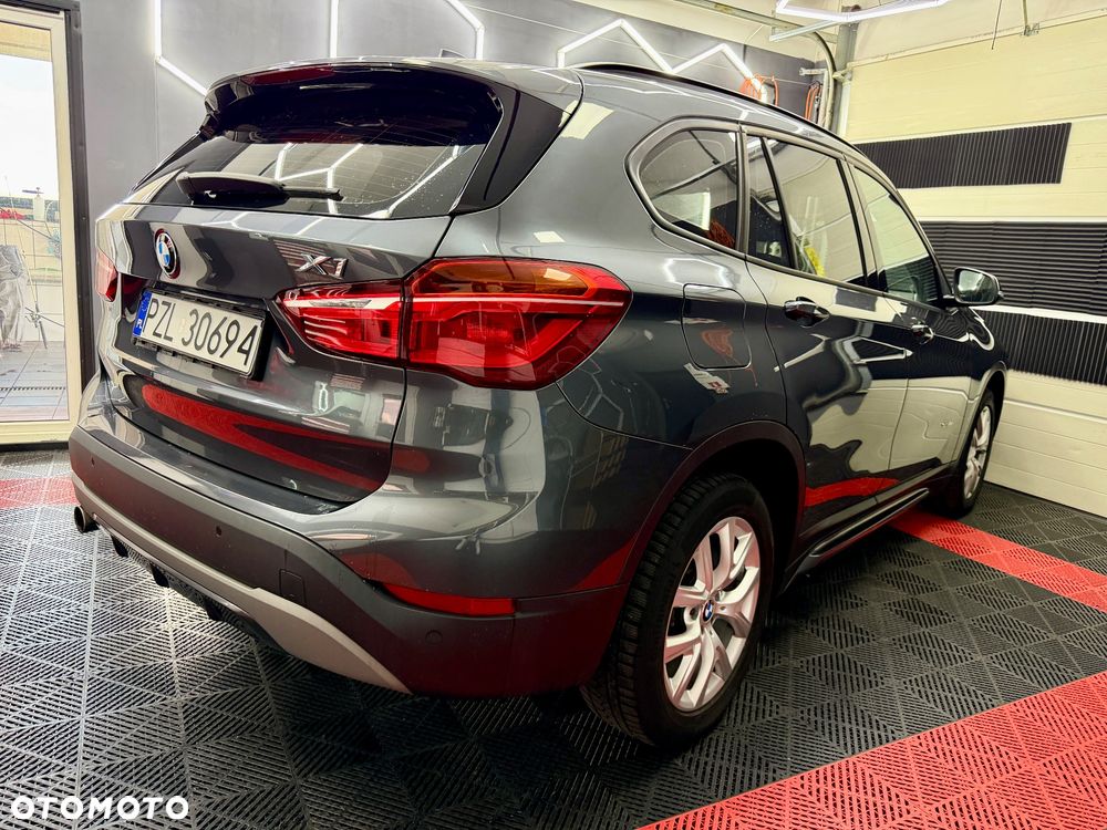 BMW X1 sDrive18d Sport Line - 7