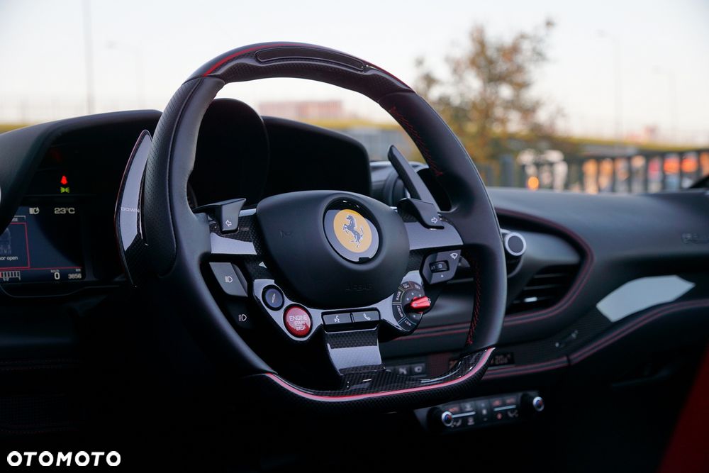 Ferrari F8 Spider - 29