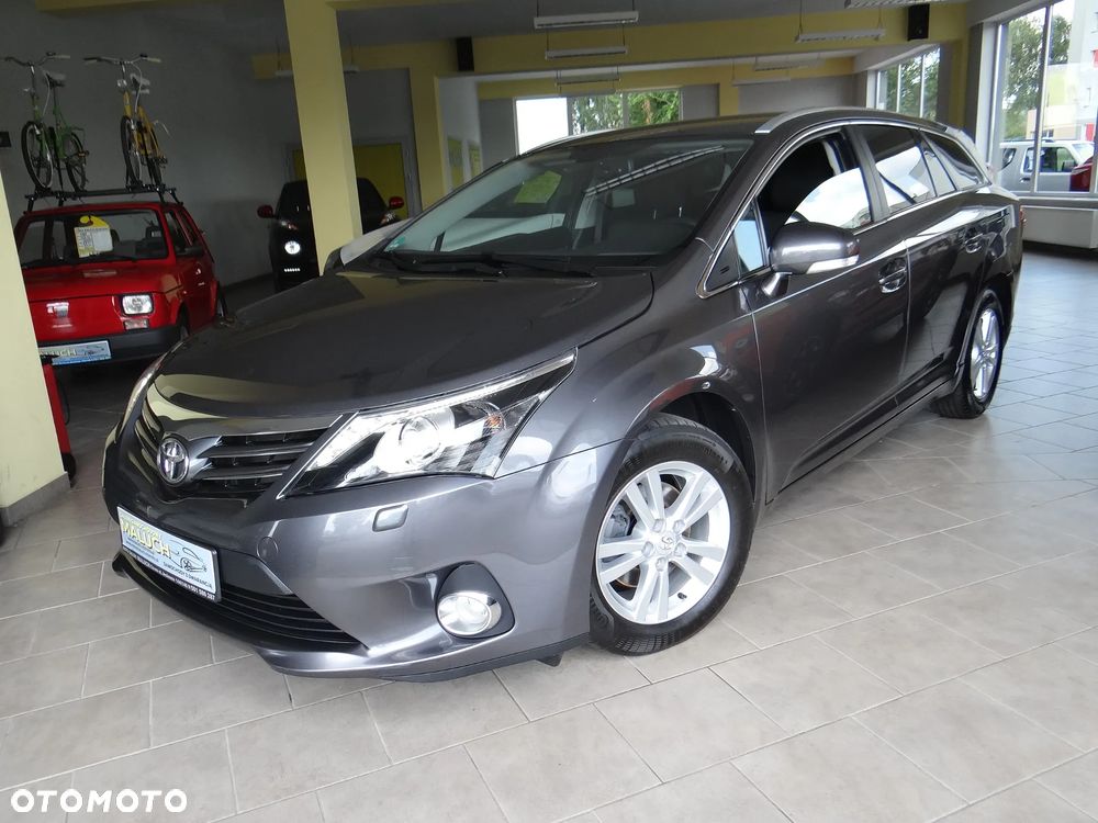 Toyota Avensis Touring Sports 1.8 Executive - 2