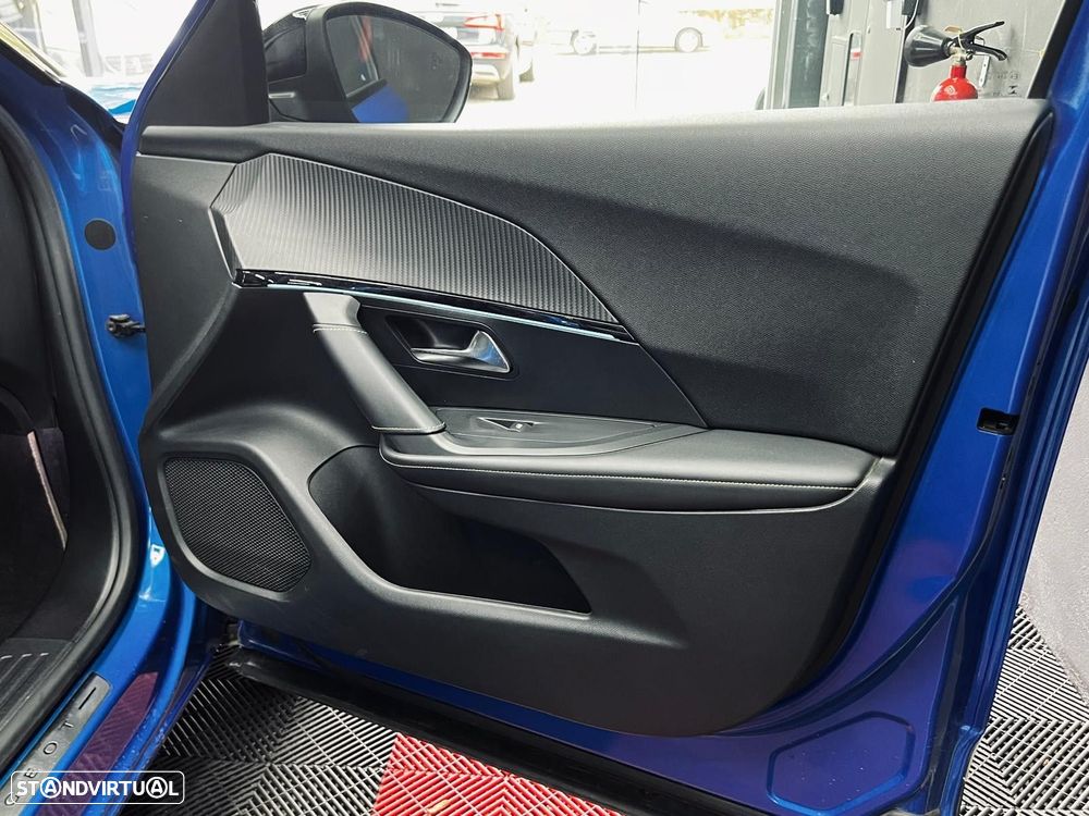 Peugeot e-2008 50 kWh GT - 42