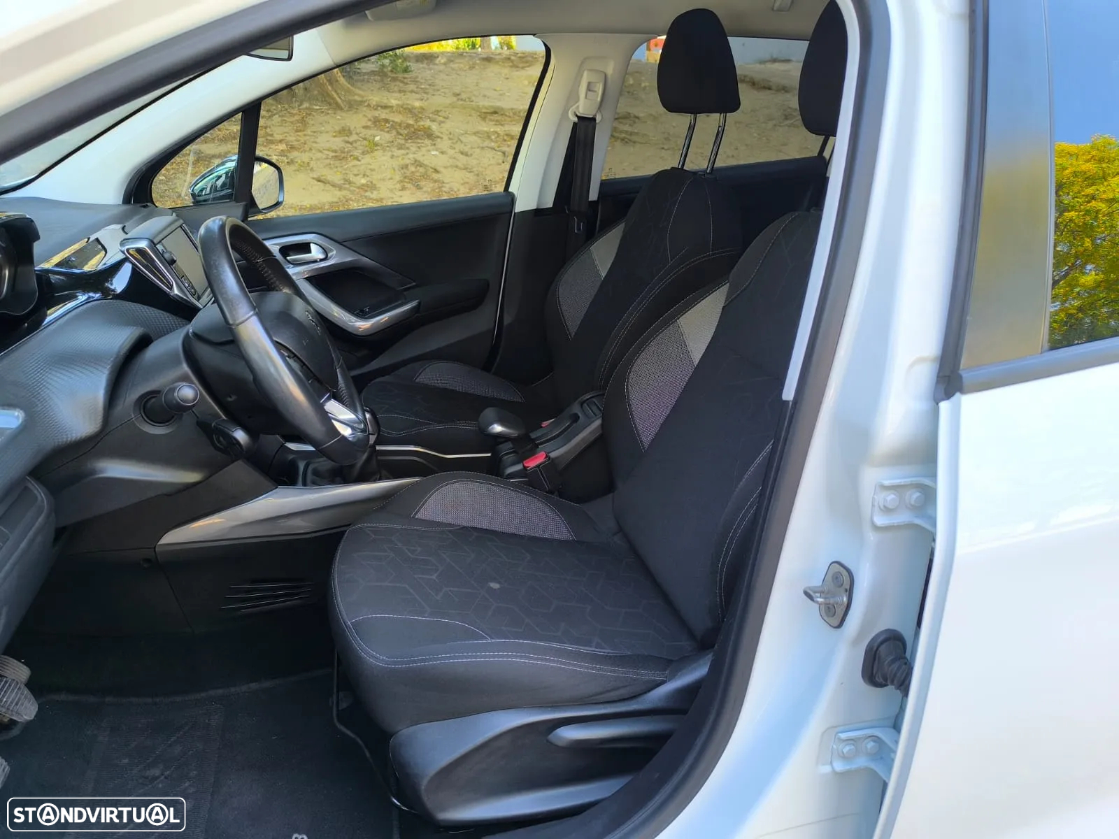 Peugeot 2008 1.2 PureTech Style - 9