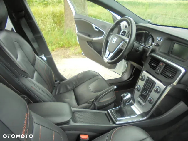Volvo V40 D2 Drive-E Ocean Race - 9