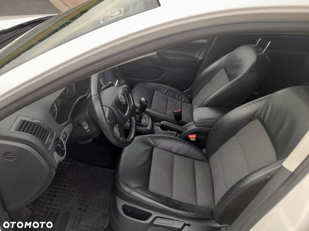 Skoda Octavia 2.0 TDI DPF Elegance - 13