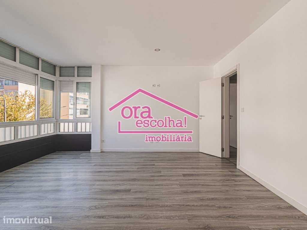 Apartamento T3 com 96 m2 Remodelado na Torre da Marinha - Seixal! - Grande imagem: 3/20