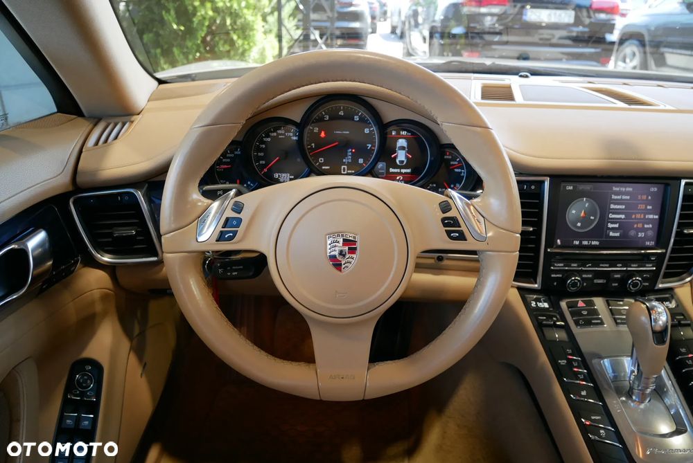 Porsche Panamera 4 - 21