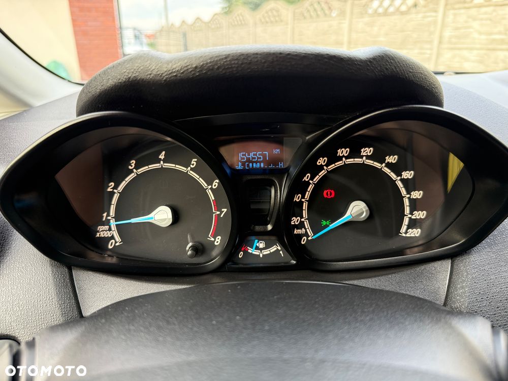 Ford Fiesta - 24