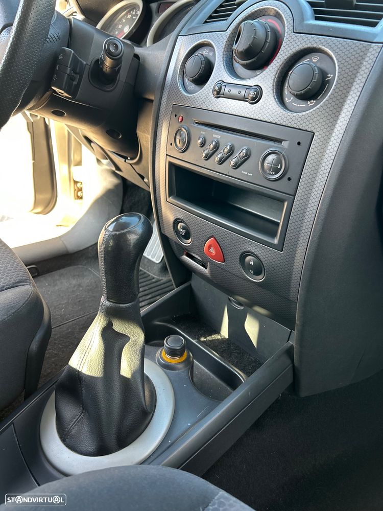 Renault Mégane 1.5 dCi Confort - 13
