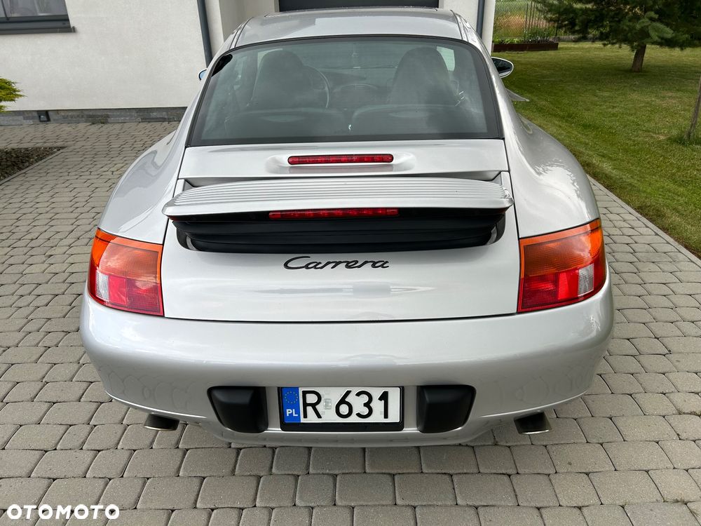 Porsche 911 Carrera - 3