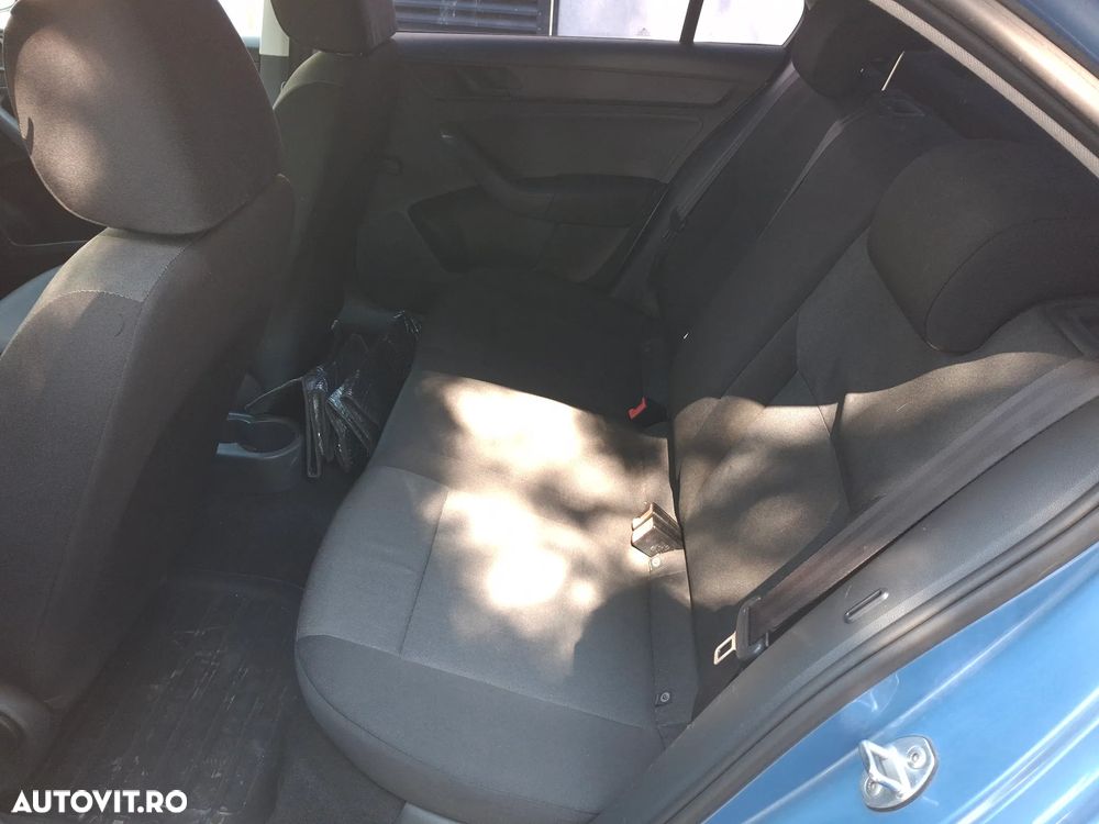 Skoda RAPID 1.2 TSI Active - 12