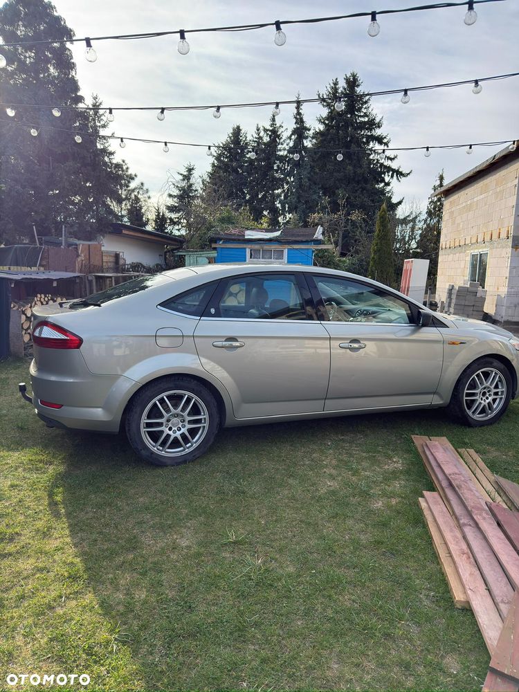 Ford Mondeo 2.3 Ghia - 1