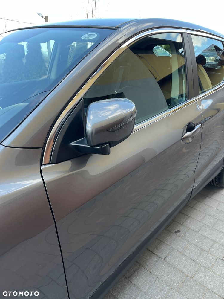 Nissan Qashqai 1.3 DIG-T N-WAY - 10