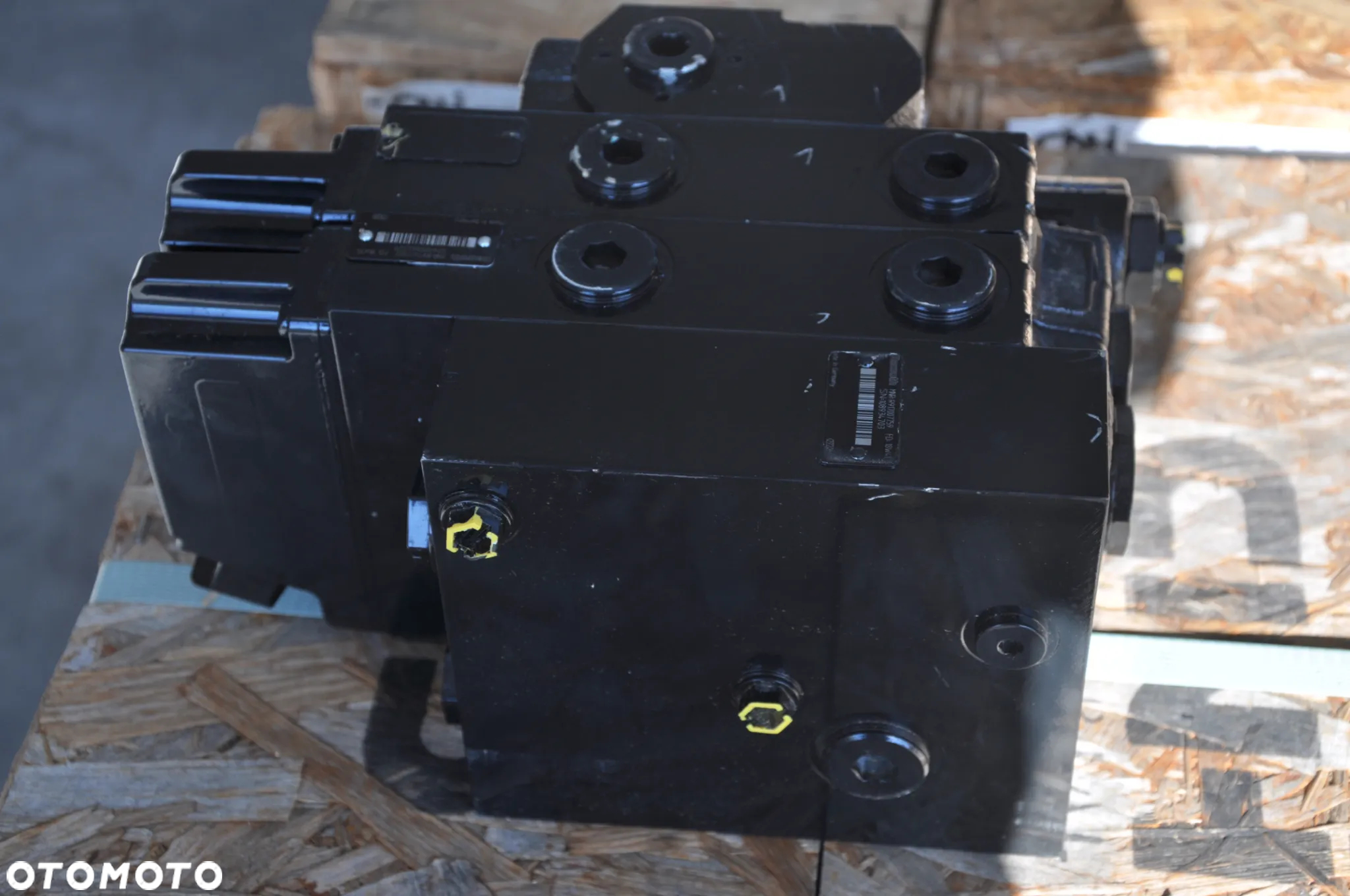 47433959 Zawór sterujacy Valve block  Rozdzielacz hydrauliczny Case New Holland Steyer - 6