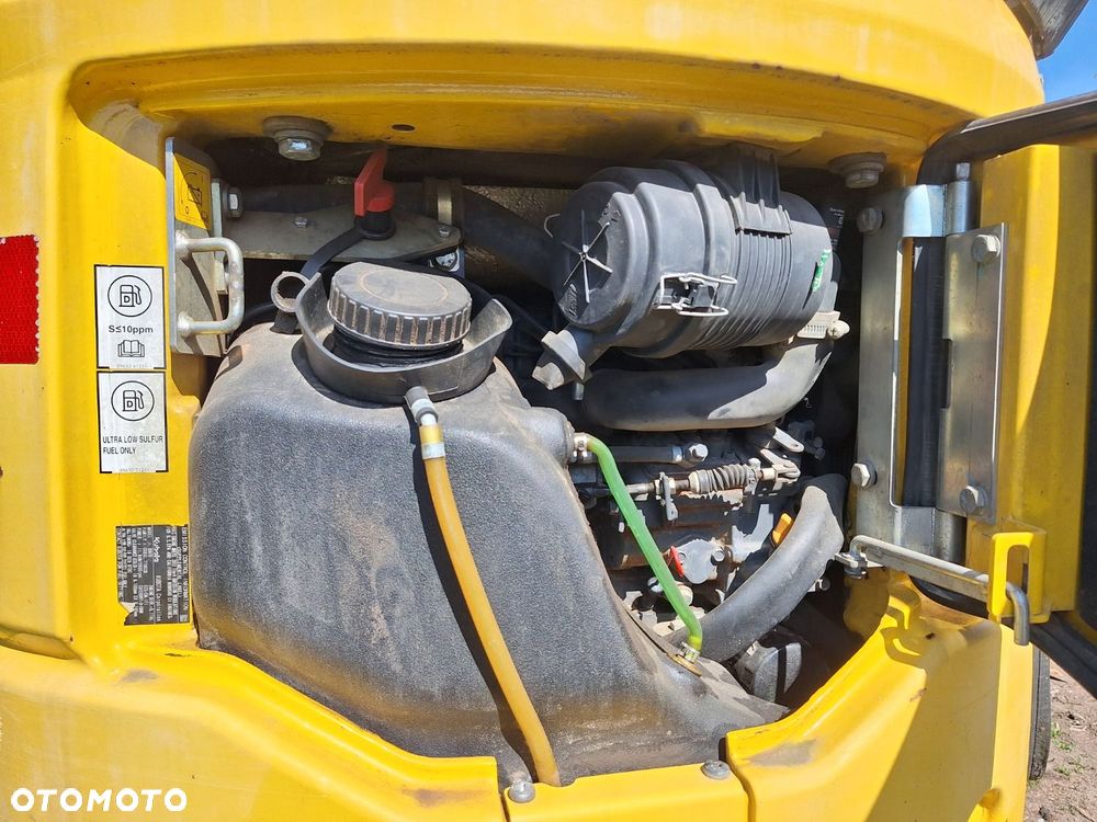 Komatsu Pc16R-3Hs - 37