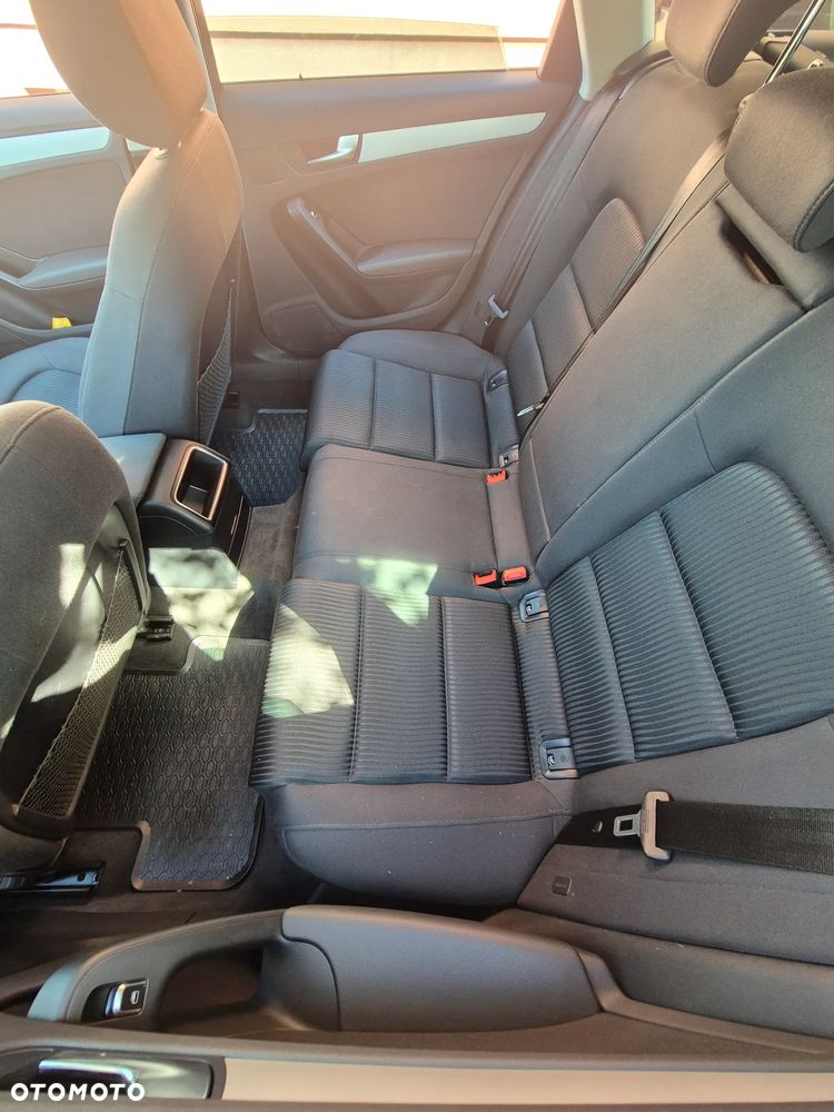 Audi A4 Avant 2.0 TDI DPF clean diesel multitronic Ambiente - 12
