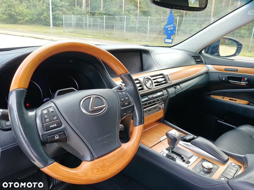Lexus LS 600h L - 7