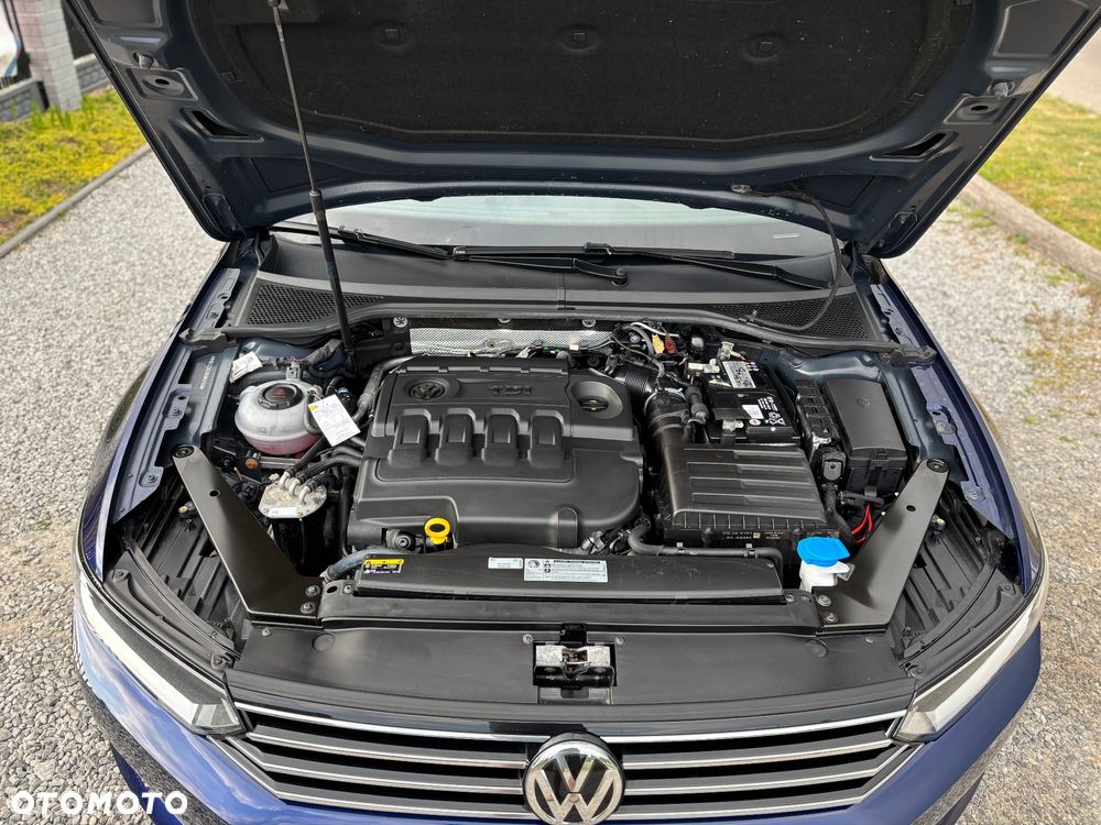 Volkswagen Passat - 17