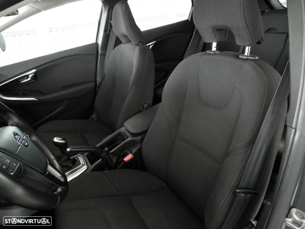 Volvo V40 1.6 D2 Momentum - 11