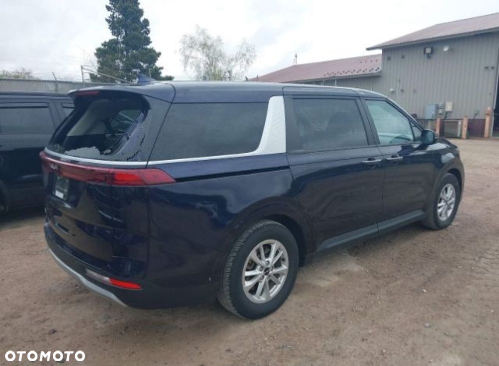 Kia Carnival - 7