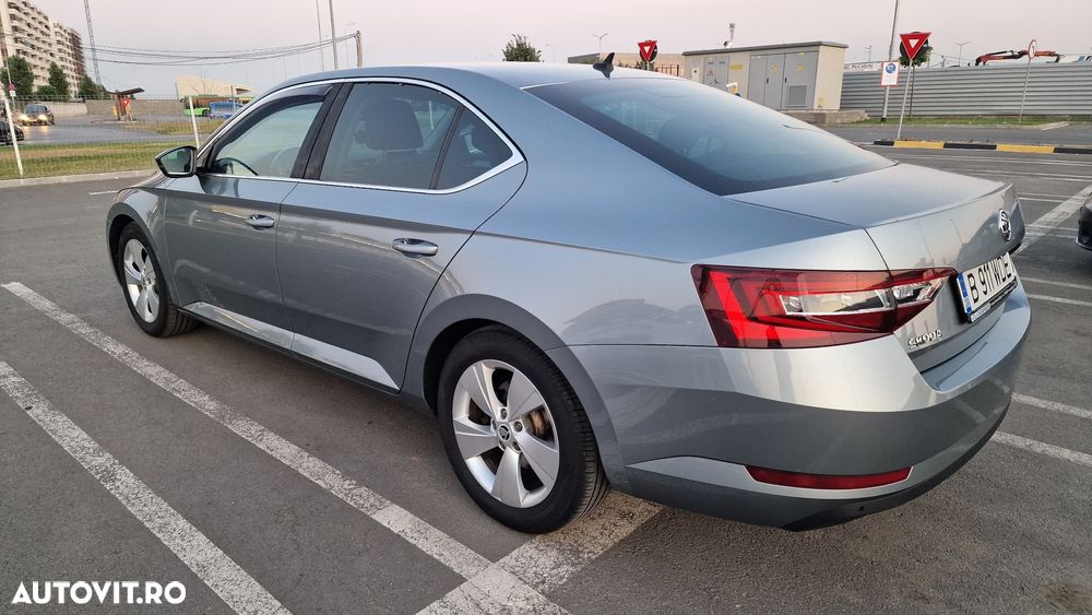 Skoda Superb 2.0 TDI DSG 4X4 Style - 5