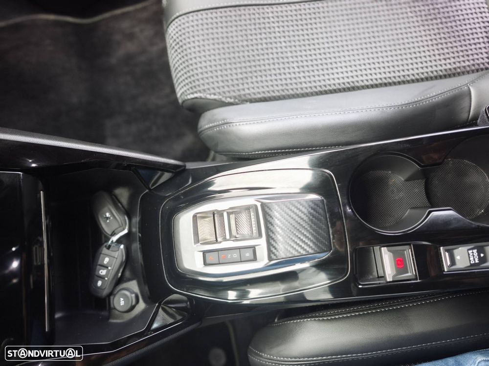 Peugeot e-2008 50 kWh GT - 17