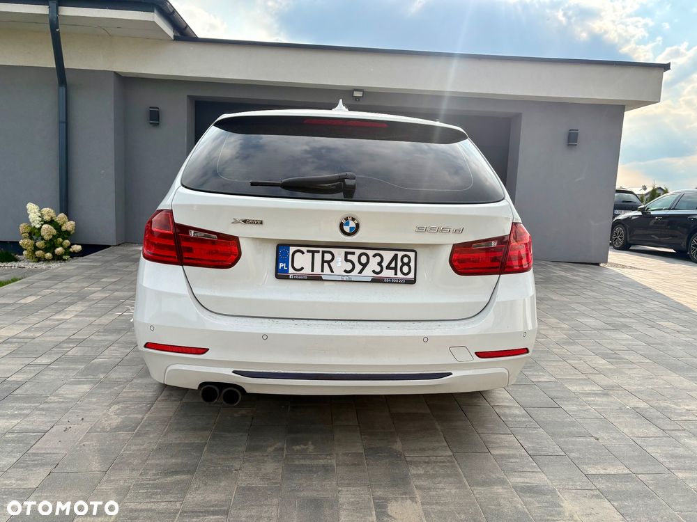 BMW Seria 3 335d xDrive Sport-Aut Sport Line - 7