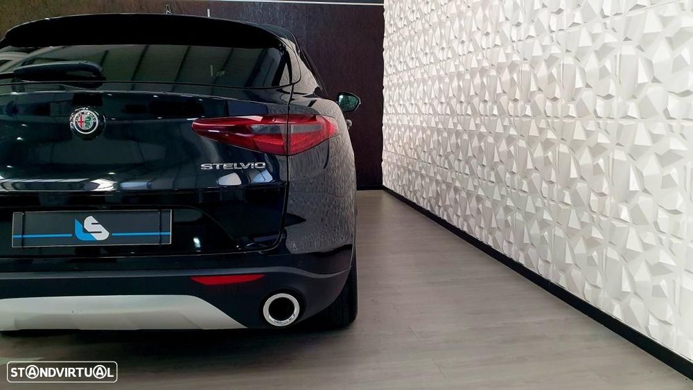 Alfa Romeo Stelvio 2.2 D Super AT8 Q4 - 14