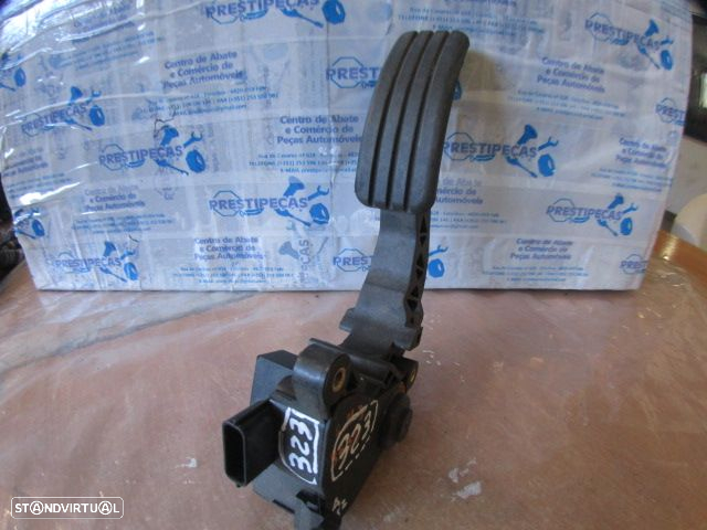 Pedal 180020022R RENAULT MEGANE 3 PHASE 1  2010 1.5DCI 110CV 5P PRETO RENAULT MEGANE 3 2009 1.5DCI 85CV 5P PRETO RENAULT MEGANE 3 2012 1.5DCI 110CV 5P CINZA - 3